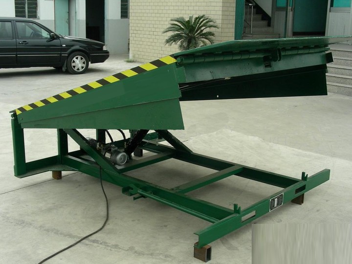 固定登車橋 固定登車橋